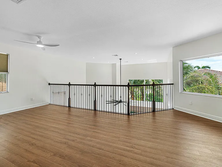 6641 Conch Ct — Photo 36