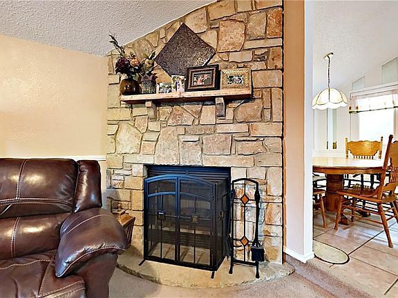 5th image of 747 Nightingale Cir
