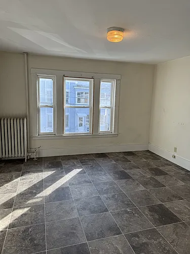 163 Oak St Photo 1
