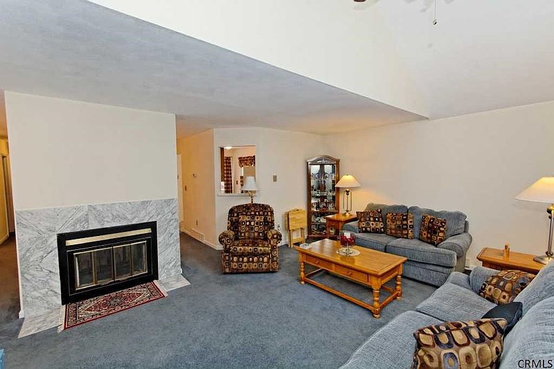 4th image of 19 MAPLE RIDGE Avenue