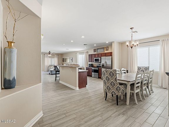 2nd image of 527 S Sweet Ridge Dr