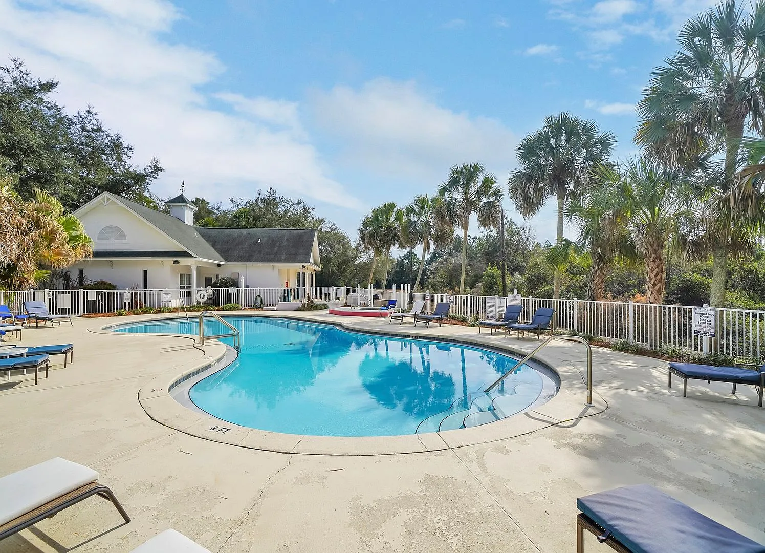 Niceville Condo With Pool! — Photo 2