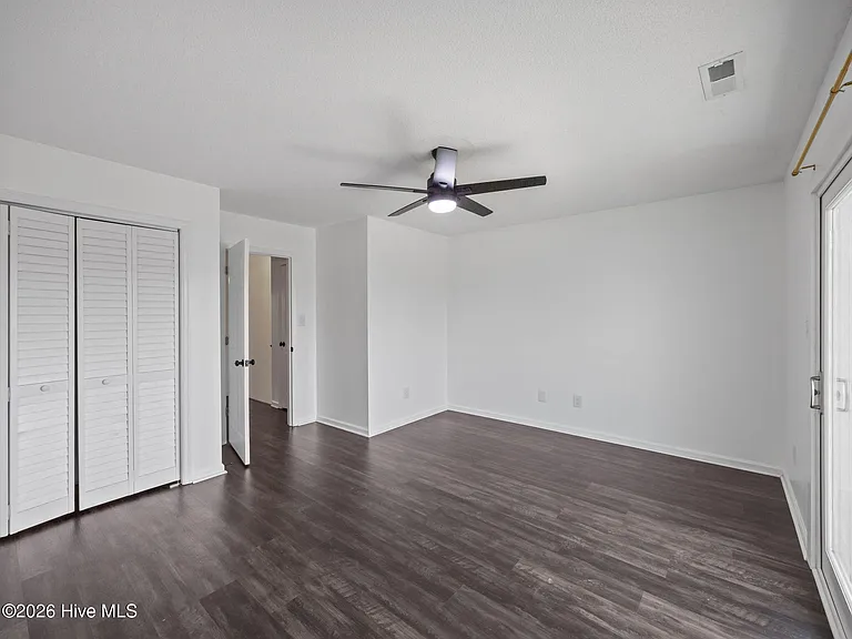 92 Shoreline Dr — Photo 12
