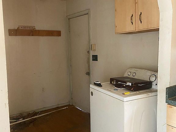 5th image of 3565 Niagara St
