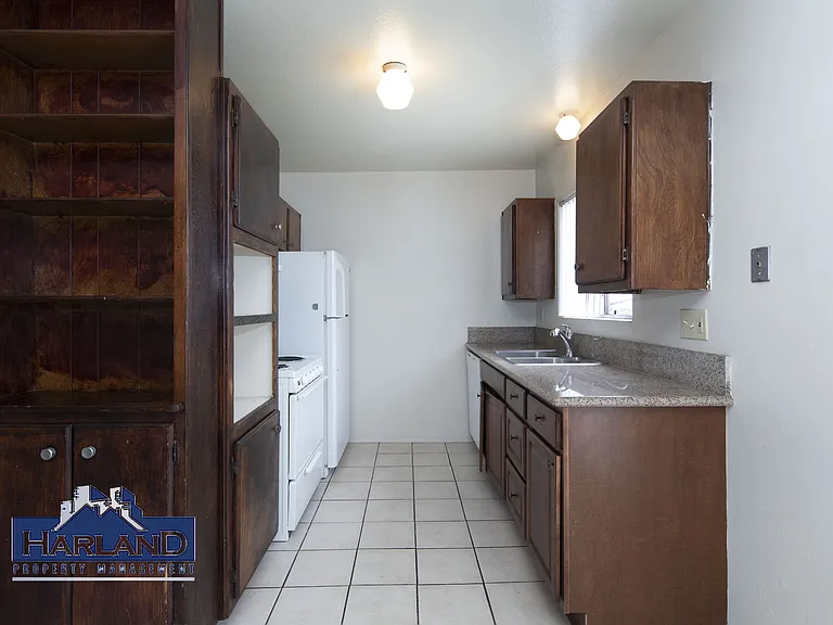 4304 51st St #9 — Photo 6