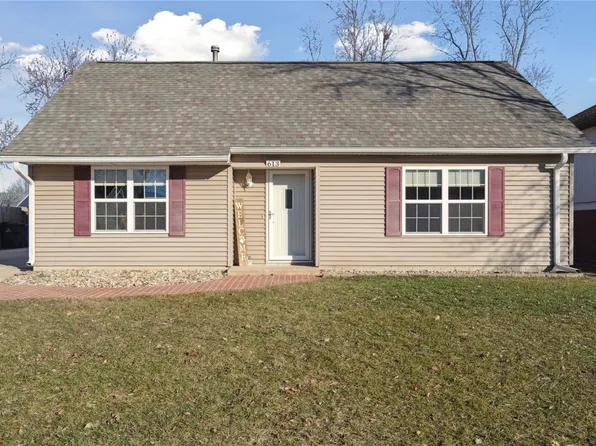 613 Jonadel Ln NW, Cedar Rapids, IA 52405
