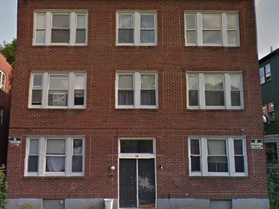 19 Kenneth St