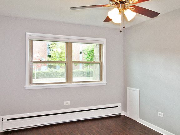 3rd image of 401 Washington Blvd #403D