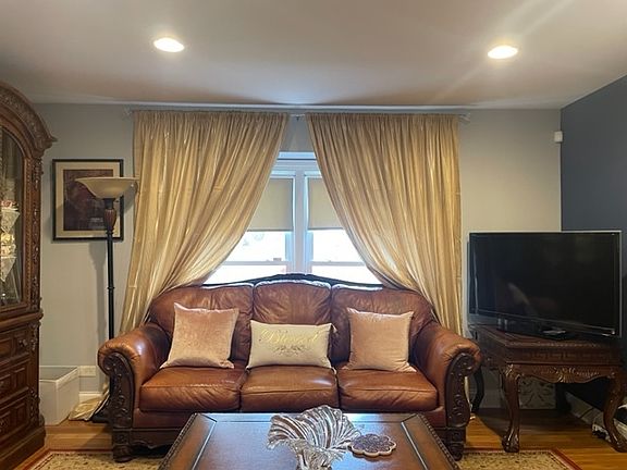4th image of 2221 Andover Ct