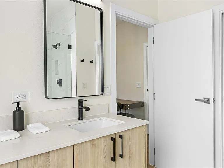 4340 Villa Alina Ct — Photo 32