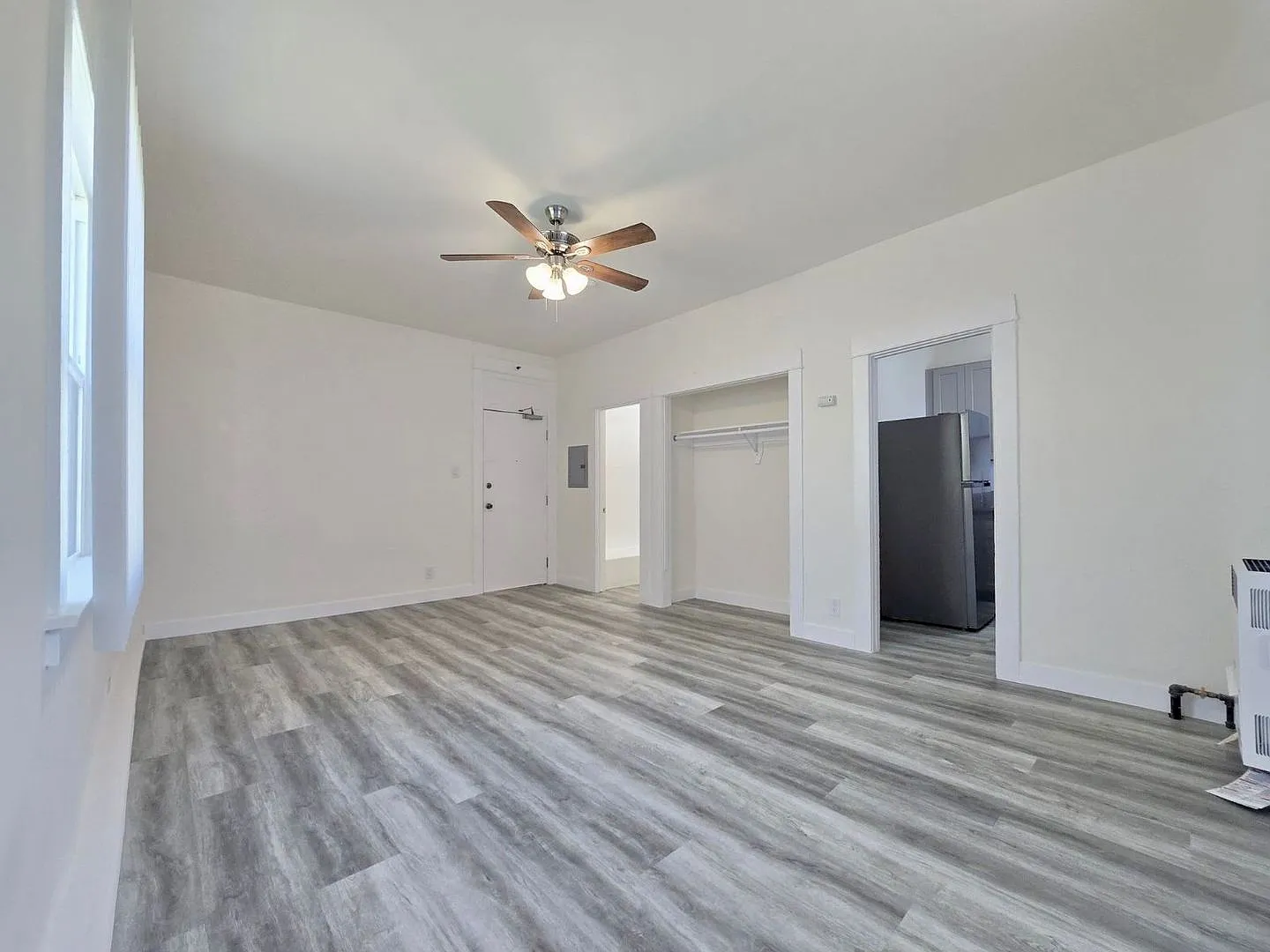 341 S Alvarado Street — Photo 2