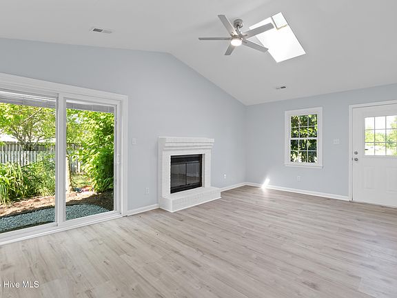 5th image of 614 Mourning Dove Lane