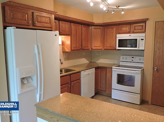 4th image of 4114 W 99th St APT A