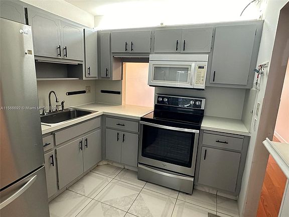 3rd image of 2300 Park Ln APT 306