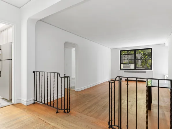 222 East 35th Street 2F image 3 of 5