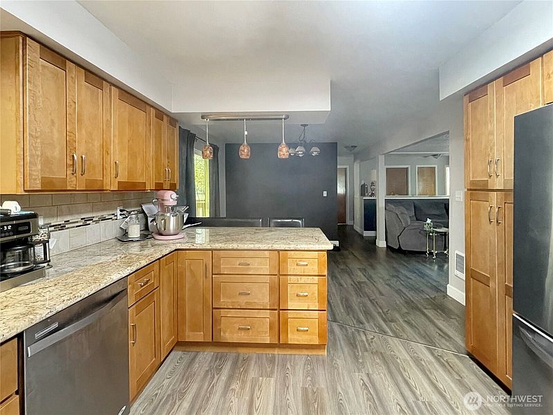 4th image of 502 Coal Creek Road