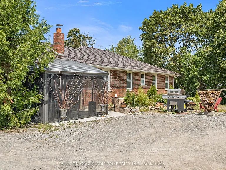 499 York St #UPPER — Photo 4