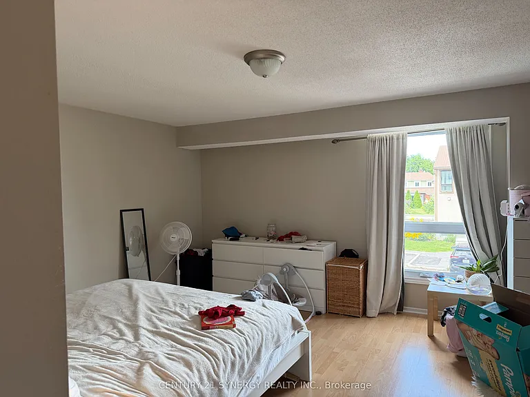 2307 Stonehenge Cres — Photo 11