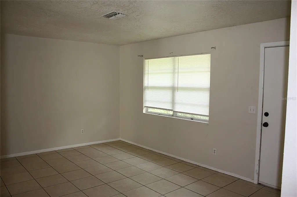 2 bed, 1.0 bath, 768 sqft, $950 — Photo 3