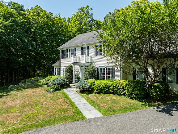 3rd image of 28 Great Pond Road