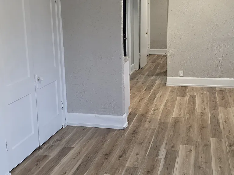 1230 Auburn Ct — Photo 3
