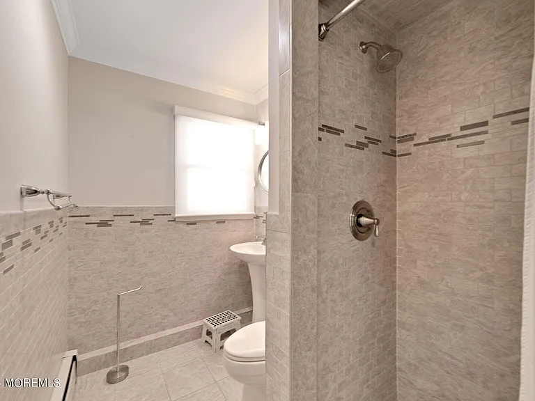 340 Bay Ln — Photo 44