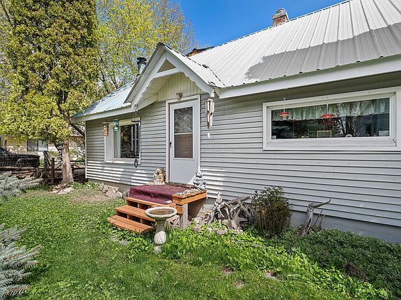 3rd image of 215 Caroline Rd