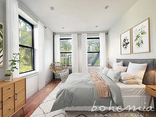 Rented by Bohemia Realty Group | media 12