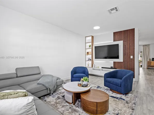 5725 NW 114th Path APT 114, Doral, FL 33178