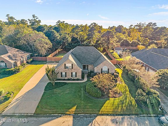 2nd image of 3019 Hayden Drive