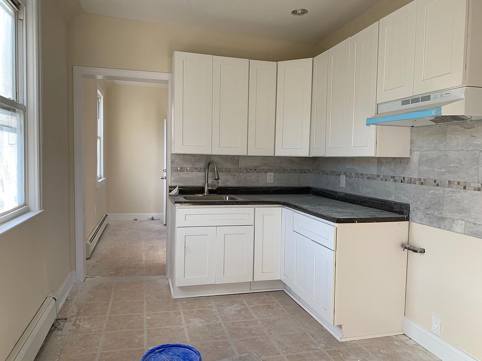1st image of 388 Prescott St #1
