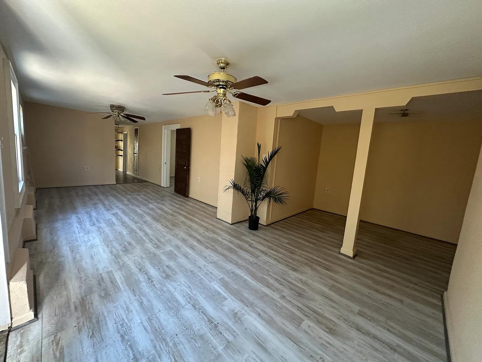 2 bed, 1100 sqft, $1,300 — Photo 2