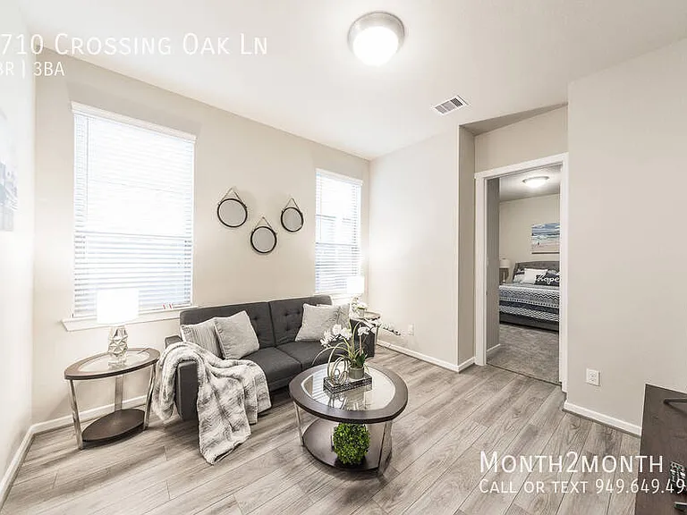 8710 Crossing Oak Ln — Photo 10