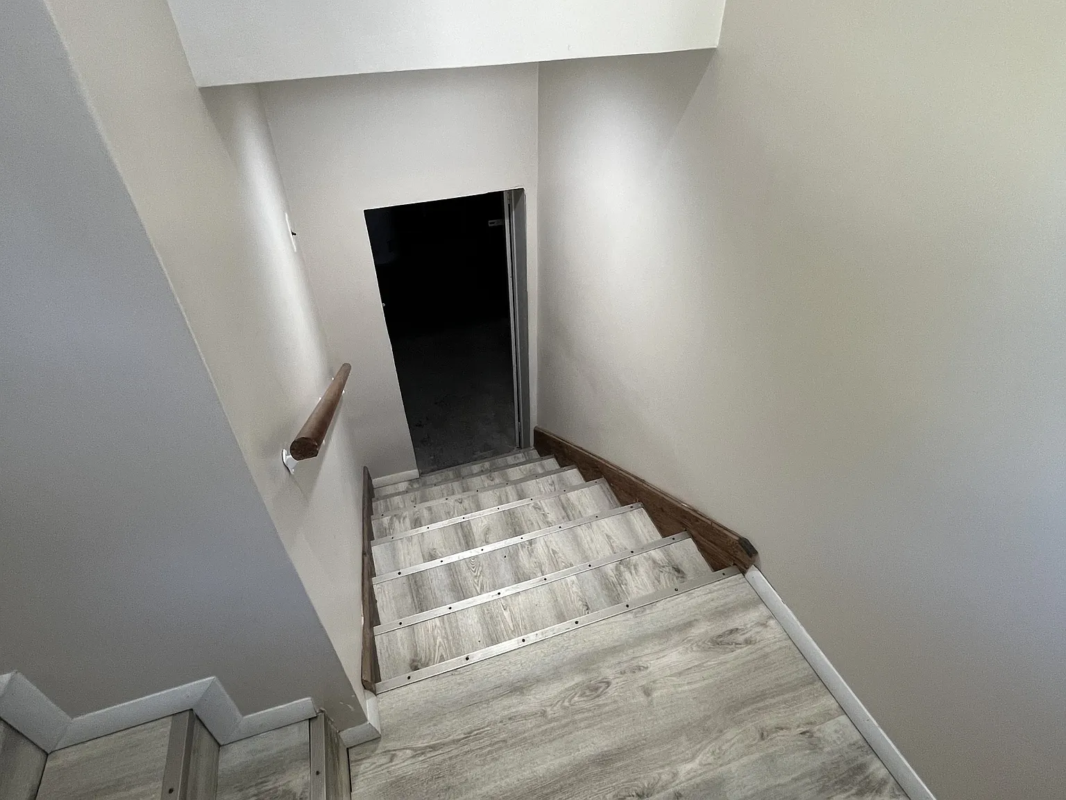 119 E Hart - Apt 1 — Photo 2