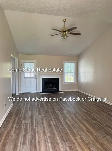 3 bed, 2.0 bath, 1067 sqft, $1,595 — Photo 3