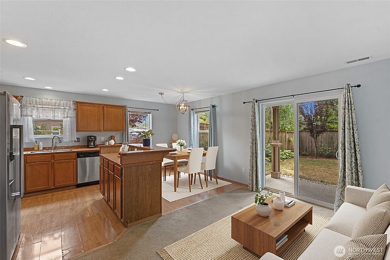 2nd image of 116 N Indiana Avenue
