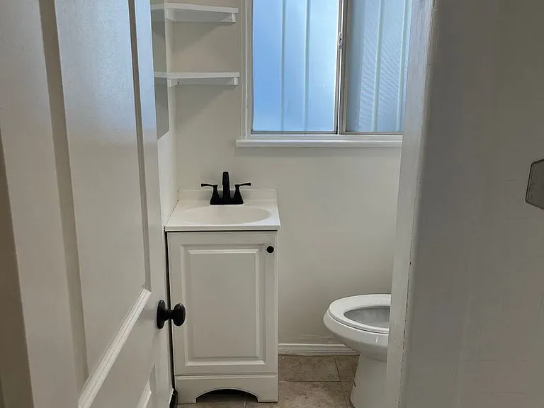 925 N Azusa Ave — Photo 13