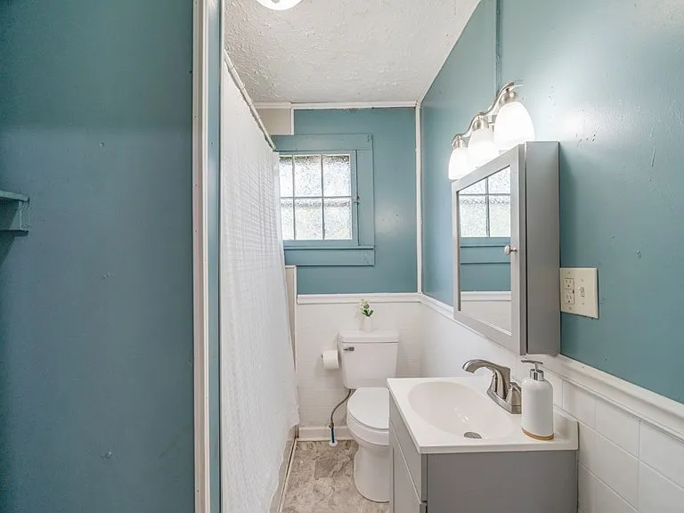 1528 Fletcher St — Photo 14