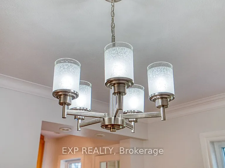 413 Holland Ave — Photo 13