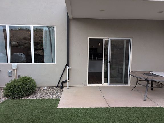 5th image of 806 E Desert Cactus Dr