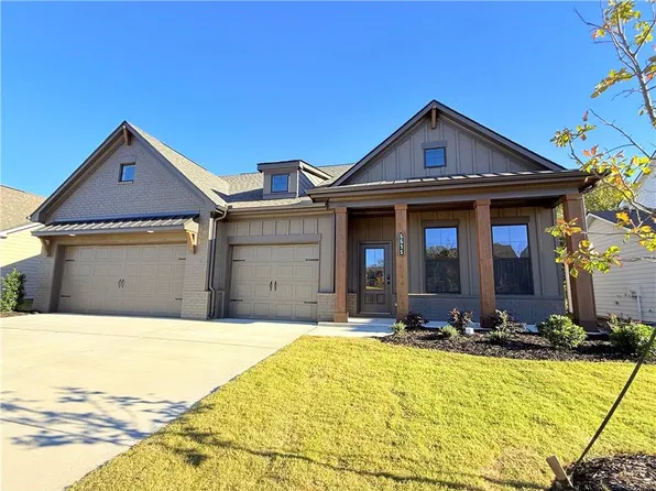 5535 Tullis Dr, Gainesville, GA 30507