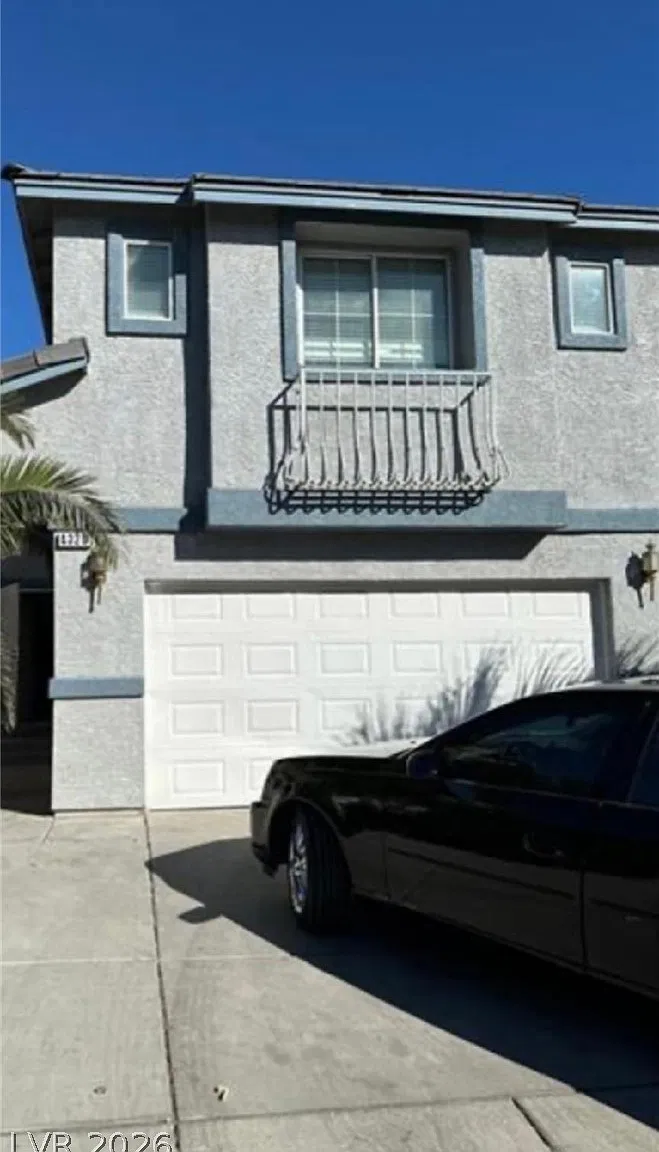 3 bed, 2.5 bath, 1347 sqft, $1,999 — Photo 1
