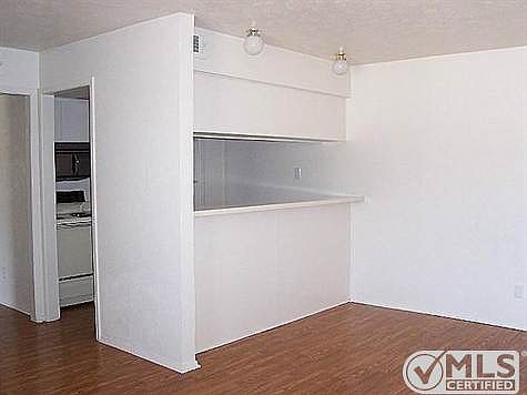 3rd image of 2401 Yorkstown Dr APT 207