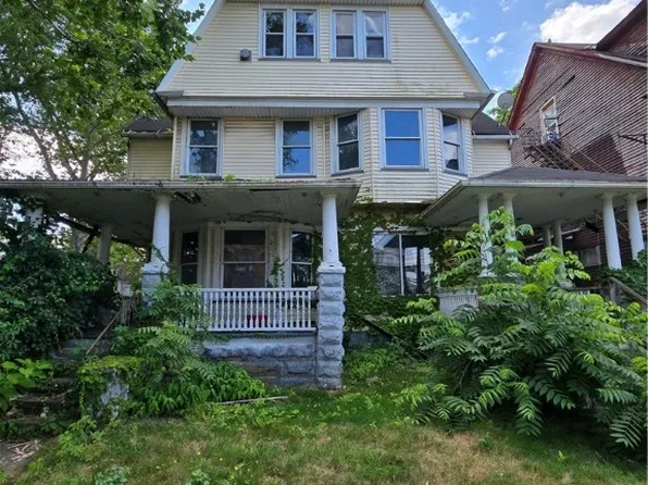 8022 Cedar Ave, Cleveland, OH 44103