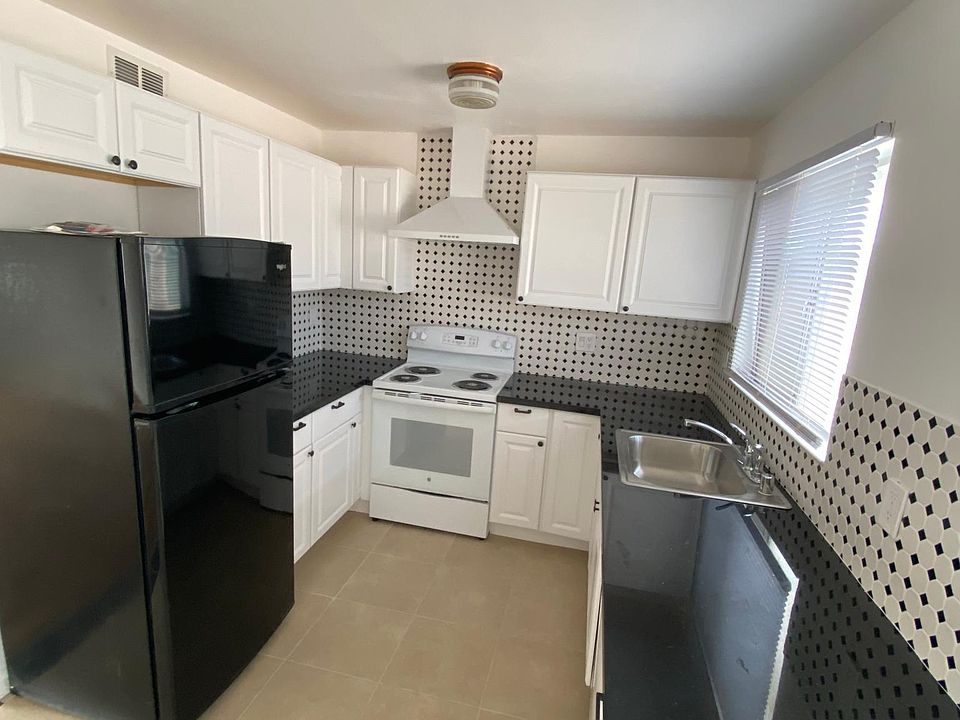 1st image of 2017 Murchison Dr #6