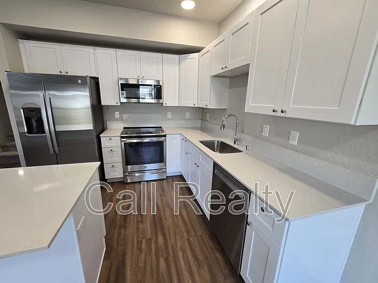 308 S Clinton Rd — Photo 7