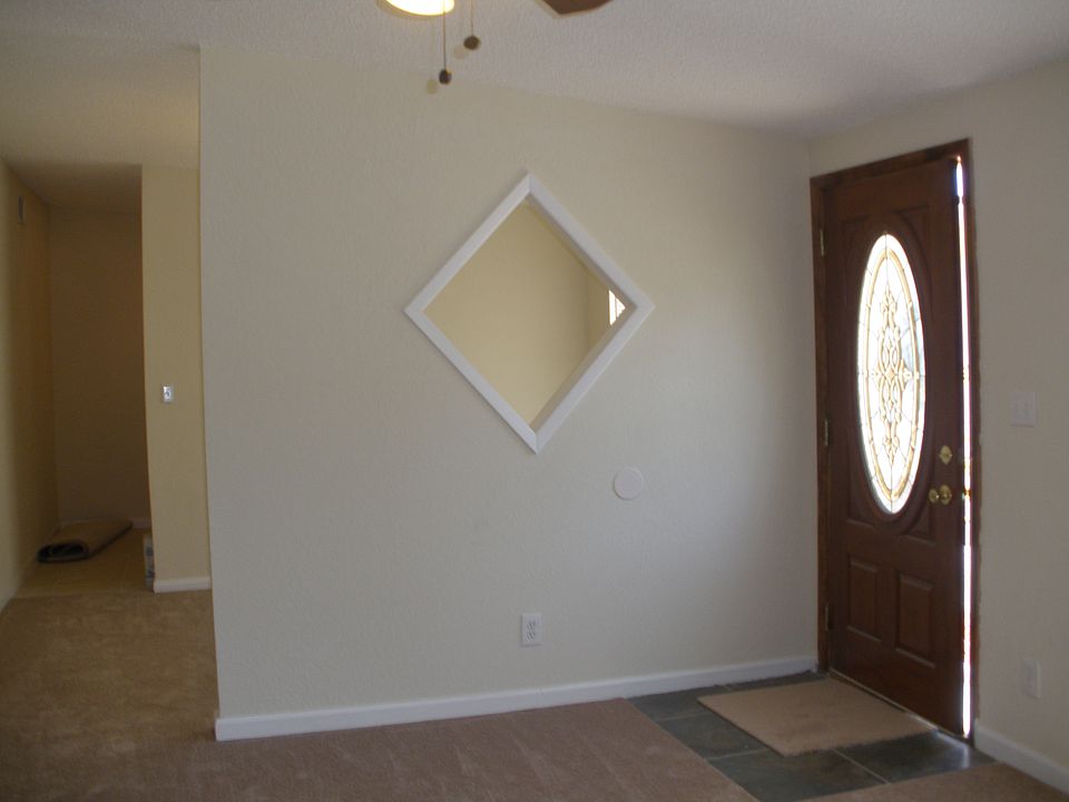 1st image of 449 Renne Dr N