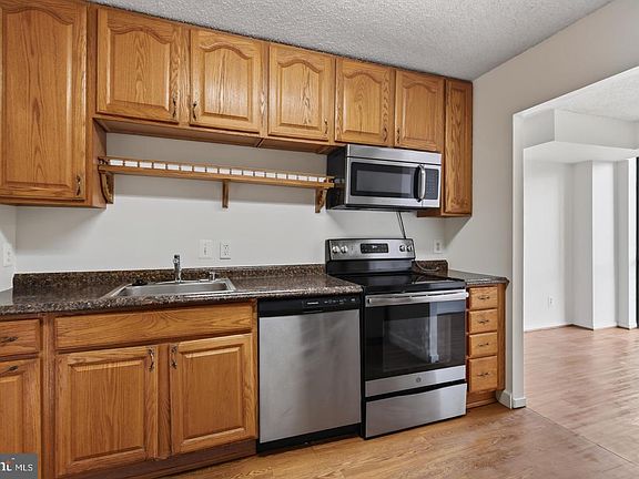 5th image of 2300 Pimmit Dr APT 712