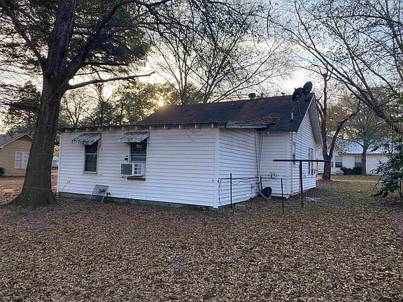 4th image of 502 3rd St