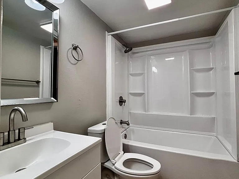 Flowerdale Apartments — Photo 12